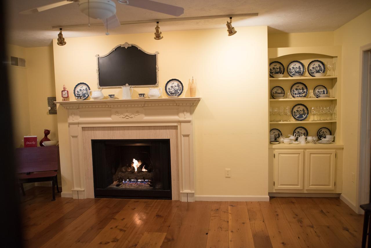 The At White Oak Bed and breakfast