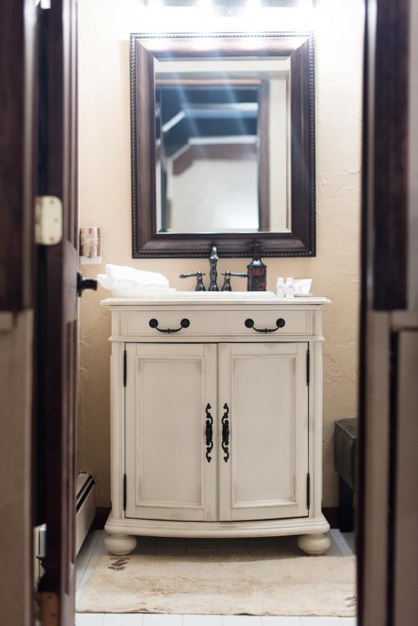 The At White Oak Bed & Breakfast