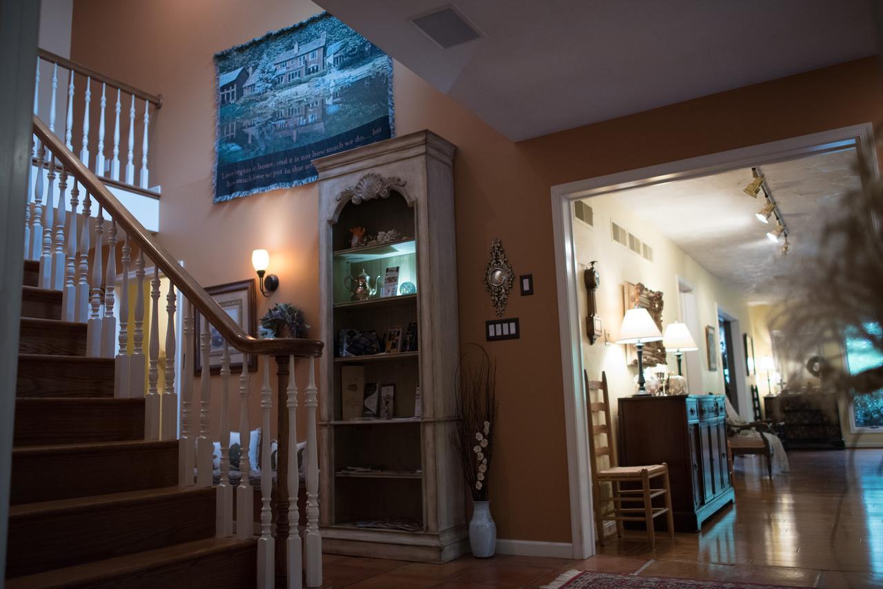 The At White Oak Bed and breakfast